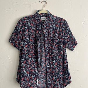 Floral button-down shirt- Slim Fit. Size Medium.